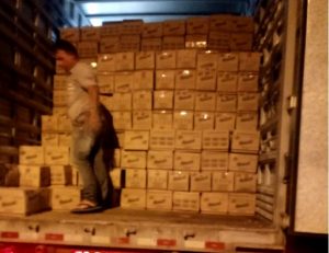 Caminhão com caixas de biscoitos avaliadas em R$ 100 mil é apreendido na Paraíba