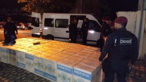 PM apreende carga com 3 toneladas de cigarros contrabandeados para a Paraíba