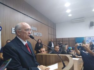 Ivanes promove mudanças em secretariado e continua no ‘páreo’ para disputa em Patos