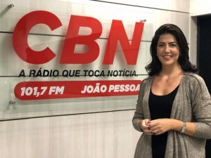 Carla Arantes é a nova voz da CBN e Carla Visani assume manhãs na rádio