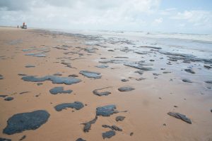 Quatro praias da Paraíba ainda têm registros de manchas de óleo, diz Ibama