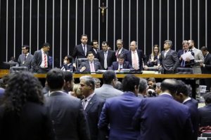 Congresso aprova Orçamento 2020 com fundo eleitoral de R$ 2 bilhões