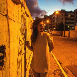 Músico paraibano Big Jesi lança álbum ‘Kroutons’