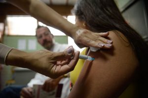 Governo e pesquisadores descartam problemas com vacina contra HPV