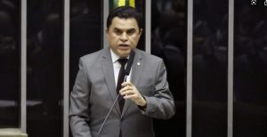 Deputados da PB gastam R$ 4,5 milhões com cota; Santiago lidera gastos