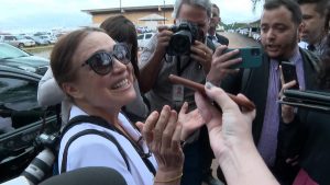 Silvio: Noiva de Bolsonaro, Regina lembra Cláudia Raia com Collor