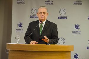 Do partido de João Azevêdo, deputado Bosco Carneiro ataca criação da PB Saúde