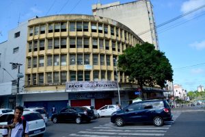 Famílias que ocuparam prédio no Centro de João Pessoa devem receber auxílio de R$ 350 durante 2 anos, propõe Prefeitura