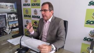 Prefeito de Sousa suspende São João e lança plano econômico após 1º caso de coronavírus na cidade