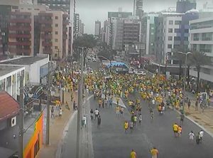 Manifestantes ignoram coronavírus e fazem protesto pró-Bolsonaro na Paraíba