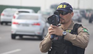 PRF realiza Operação de Segurança Viária nas rodovias da PB no ‘Maio Amarelo’