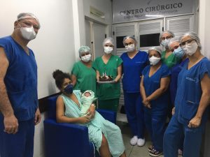 Jovem com suspeita de Covid dá à luz ao primeiro filho na maternidade Frei Damião