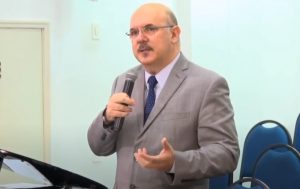 Bolsonaro anuncia pastor e professor Milton Ribeiro como ministro da Educação