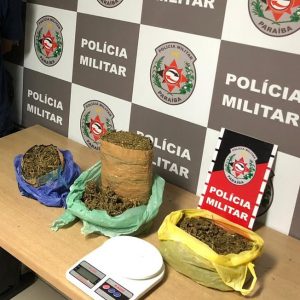 Polícia encerra festa no Vieira Diniz e prende dono da casa por tráfico de drogas