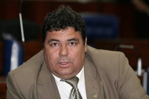 Candidato a prefeito, Antônio Mineral é autuado por crimes de injúria e ameaça