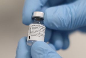 Gestantes e puérperas começam a se vacinar contra a Covid-19