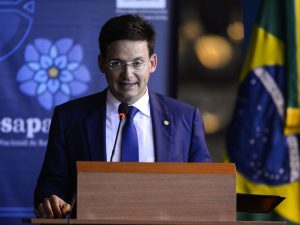 Drible eleitoreiro: governo anuncia novo Bolsa Família de R$ 400 até dezembro de 2022