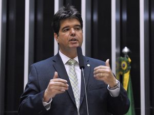 Na CBN, deputado alerta para interferência do tráfico em campanhas eleitorais da Paraíba