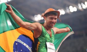 Petrucio Ferreira supera lesão para conquistar medalha de bronze nos 400 metros da Paralimpíadas