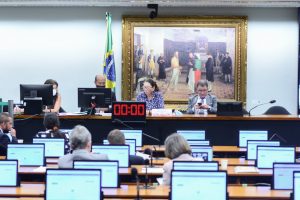 Paraibanos votam contra PEC que antecipa aposentadoria no STF na CCJ da Câmara