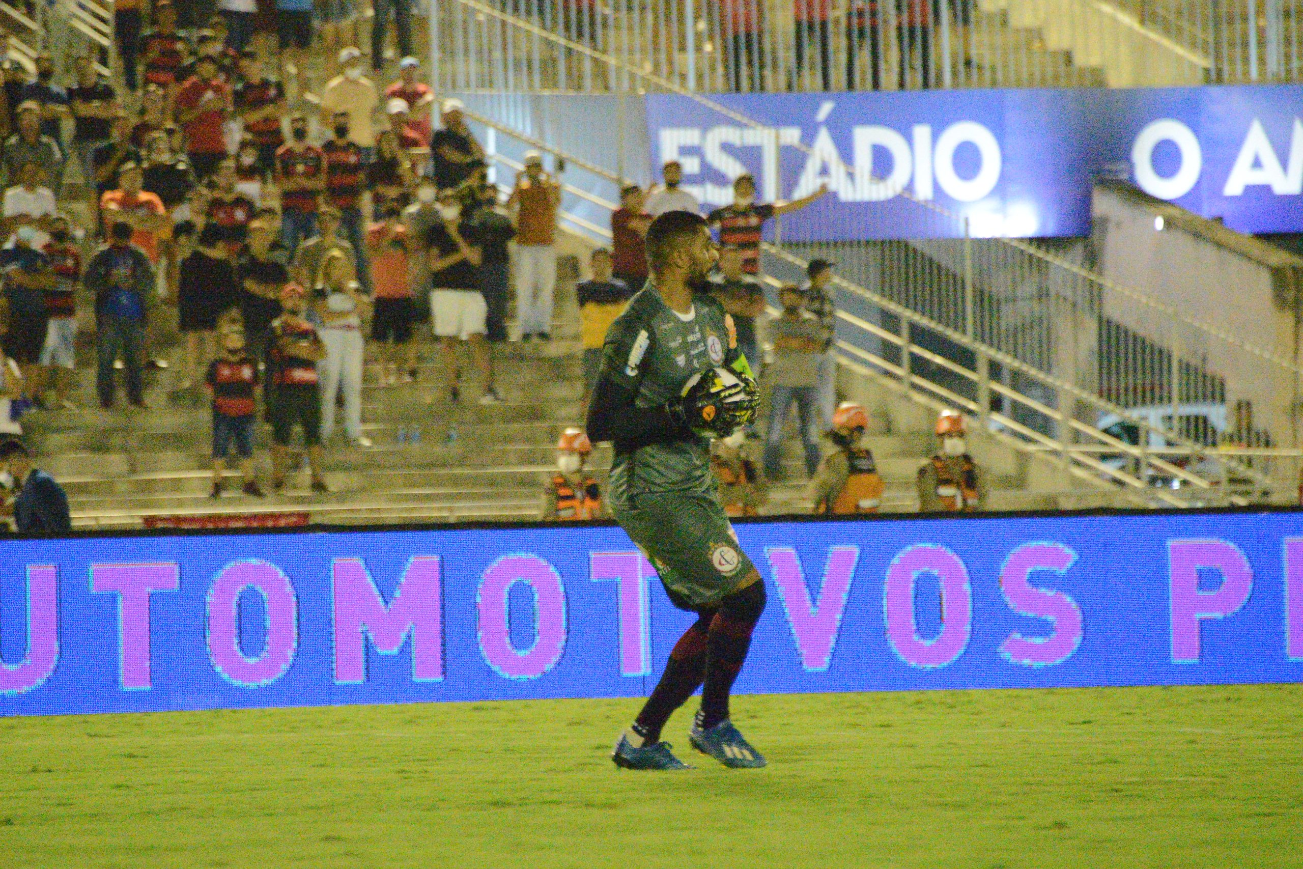 Mauro Iguatu é um dos grandes nomes do Campinense na temporada. (Foto: Jefferson Cariri)