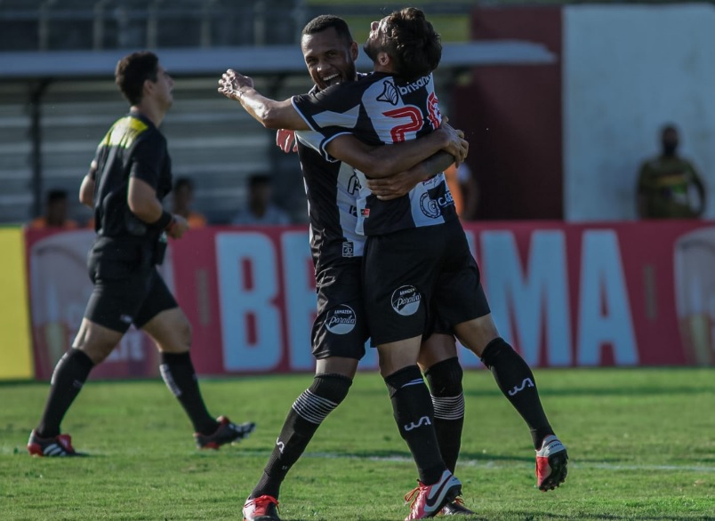Anderson Paraíba se destaca em mais uma partida do Botafogo-PB na Copa do Nordeste e agradece ao elenco