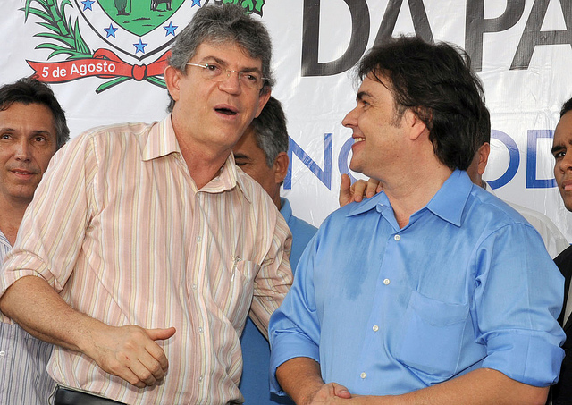 João criticou o PSB, Ricardo falou mal de Veneziano... mas a roda da política girou