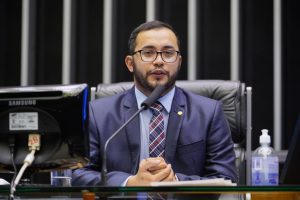 Suplente de deputado vai deixar o PSDB