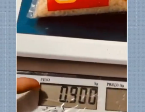 Vídeo mostra suposta alteração de peso em alimentos da merenda em Campina Grande