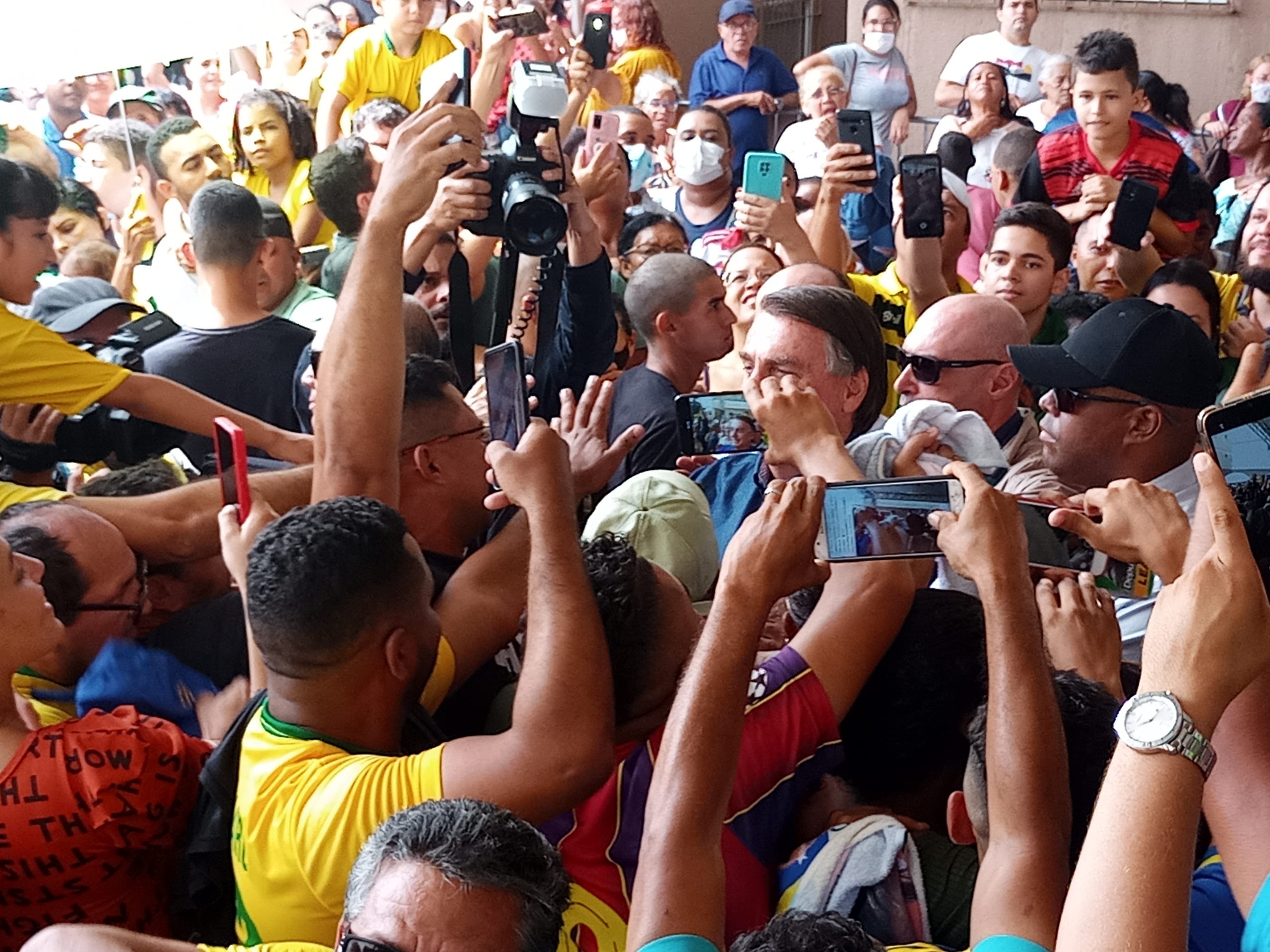 Em João Pessoa, Bolsonaro diz que está numa "luta do bem contra o mal"