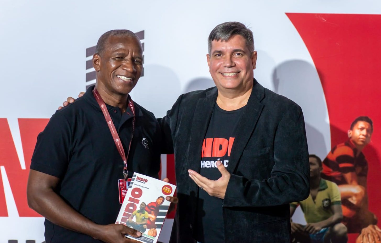 Lançamento do livro contou com a presença de Adílio, ídolo do Flamengo