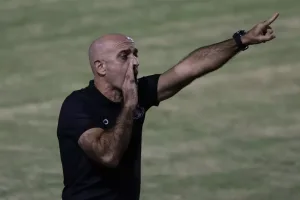Schülle dá adeus ao Botafogo-PB em sua pior temporada como técnico do clube