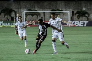 Árbitro registra em súmula que torcedor do Botafogo-PB atirou tênis na arbitragem