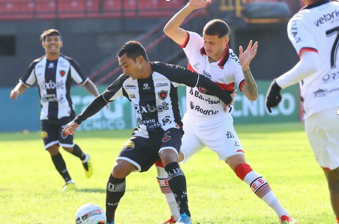 Leandro Camilo vê bom entrosamento do Botafogo-PB como facilitador para o trabalho de Schülle