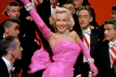 Marilyn Monroe morreu há 60 anos. A coluna indica cinco filmes e traz música de Elton John para a atriz