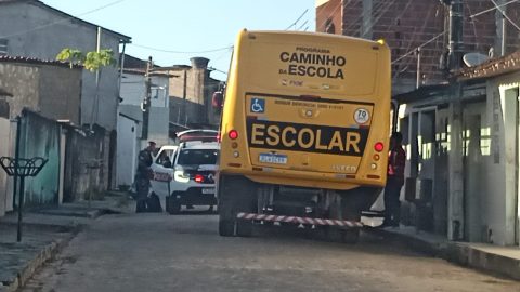 Gaeco prende médico por peculato e motorista de ônibus escolar suspeito de estupro na Paraíba