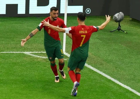 Com Otávio lesionado, Portugal vence o Uruguai e se classifica para as oitavas da Copa