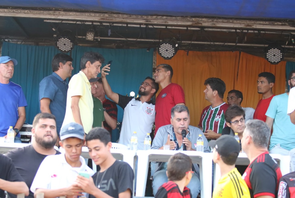 Goleiro do Flamengo, Santos visita Cabaceiras e promete seguir dando orgulho para seu povo