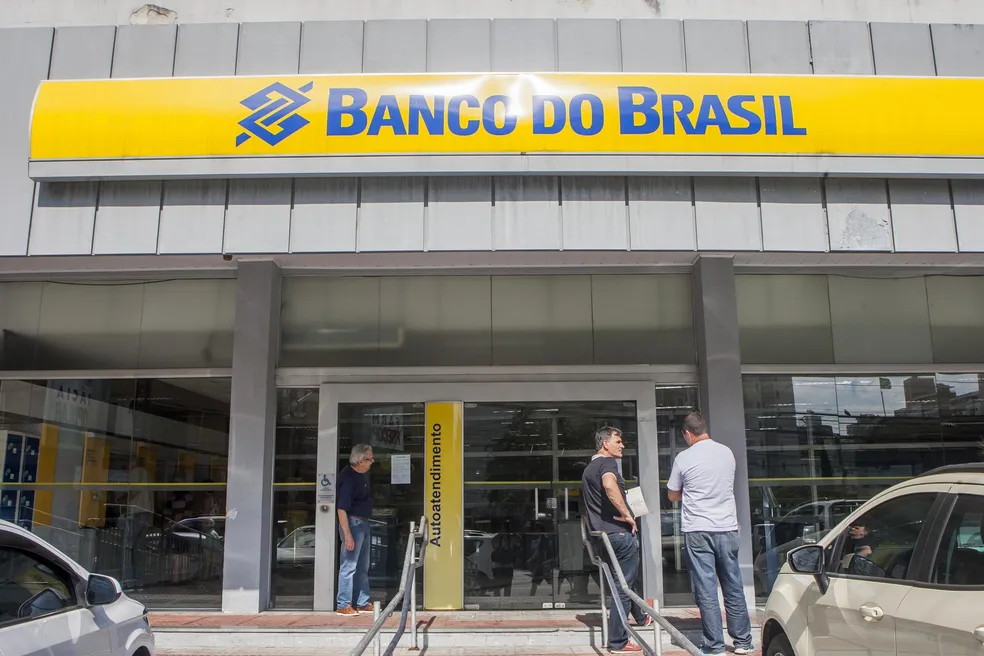 Provas do concurso do Banco do Brasil são aplicadas neste domingo