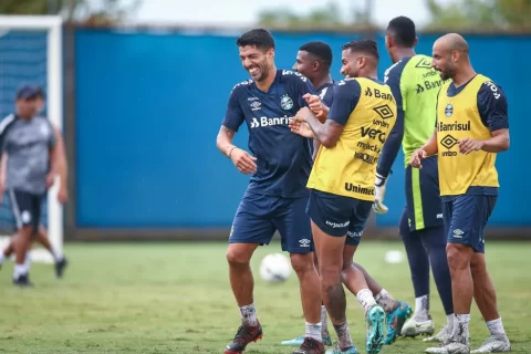 Thaciano elogia contratações do Grêmio e destaca chegada de Suárez