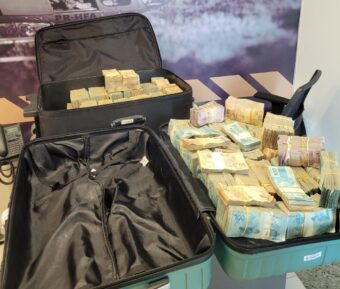 Mala de dinheiro apreendida em aeroporto de João Pessoa tinha quase R$ 2 milhões