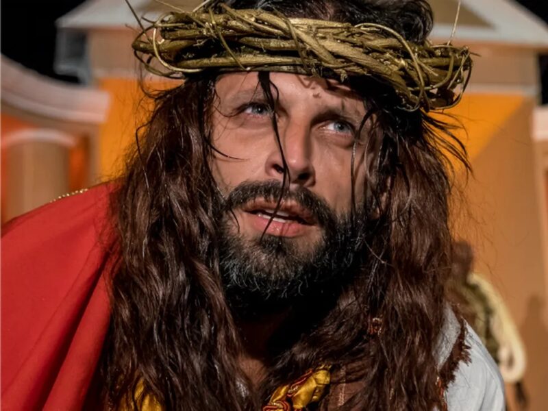 Ator Henri Castelli vai interpretar Jesus na Paixão de Cristo de João Pessoa