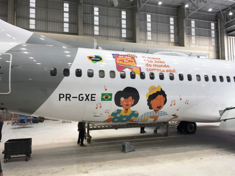 Aeronave recebe decoração em homenagem ao São João de Campina Grande