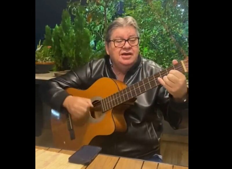 Recuperado, governador comemora São João tocando violão com a família; veja vídeo