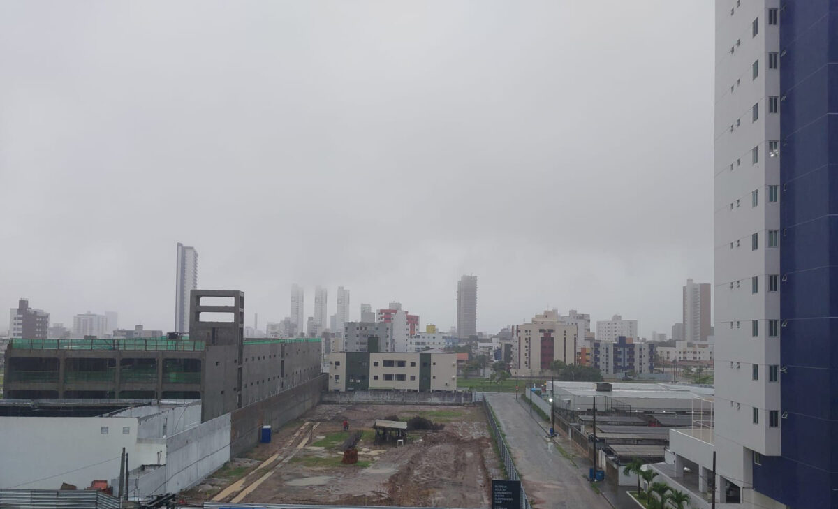 Inmet emite alerta de chuvas intensas para todas as cidades da Paraíba
