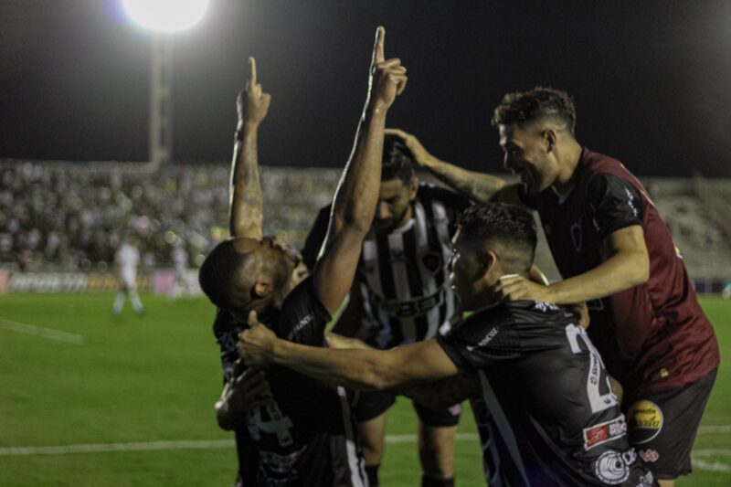 Botafogo-PB x Aparecidense: o gol contra foi da PM
