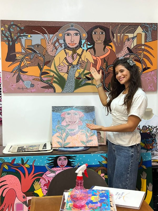 Isadora Cruz conhece Clóvis Júnior na Paraíba após mencionar artista em "Mar do Sertão"