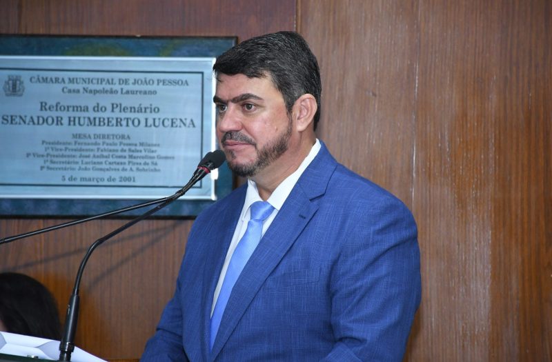 Dinho recebe Troféu Presidente Destaque por seu trabalho em defesa do Centro Histórico