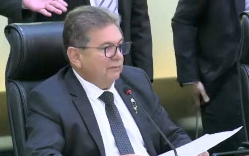 Adriano dribla oposição e ALPB aprova aumento para 20% na alíquota do ICMS na Paraíba