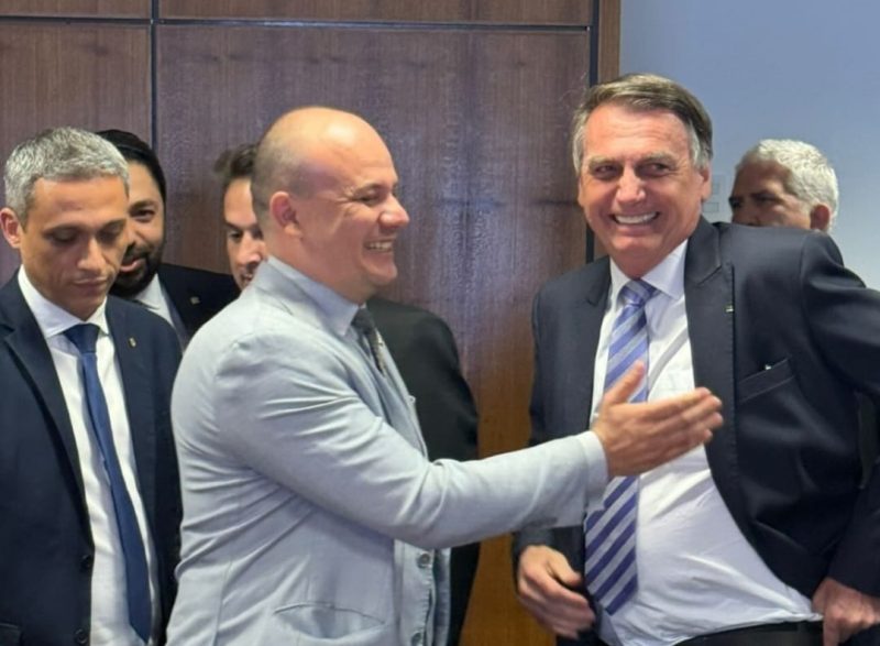 Cabo Gilberto se encontra com Bolsonaro em reunião com embaixador de Israel